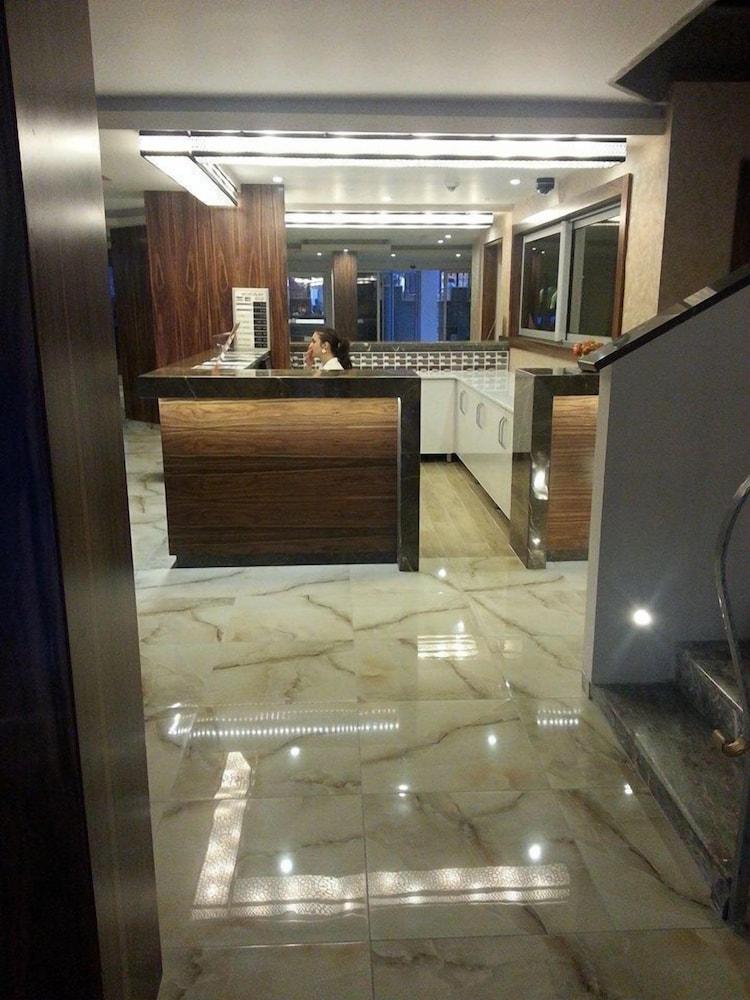 אלאניה Lavinia Apart & Hotel מראה חיצוני תמונה