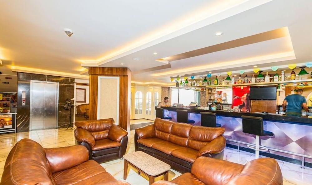 אלאניה Lavinia Apart & Hotel מראה חיצוני תמונה