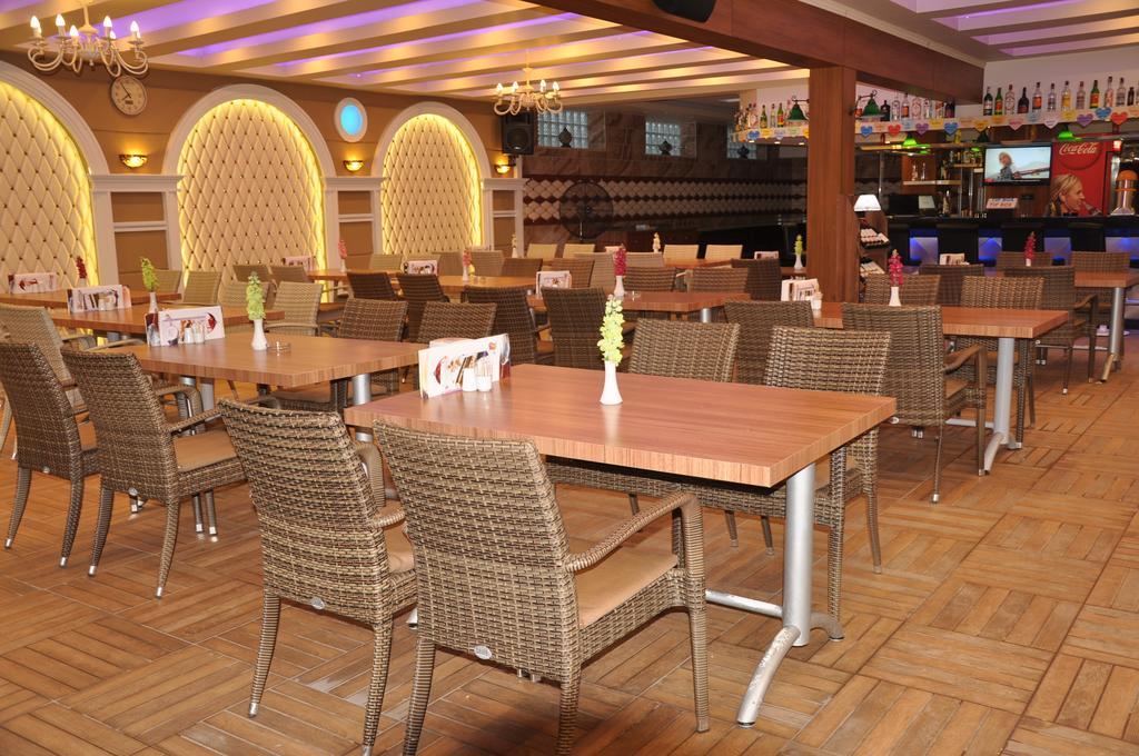 אלאניה Lavinia Apart & Hotel מראה חיצוני תמונה