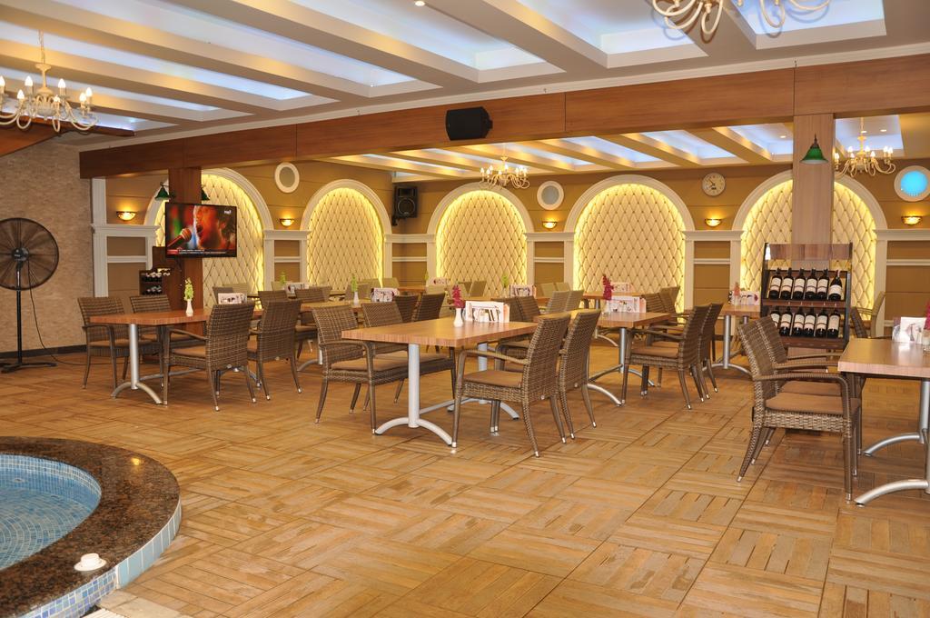 אלאניה Lavinia Apart & Hotel מראה חיצוני תמונה